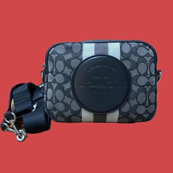 Coach Dempsey Women's Jacquard Stripe Coach Patch Camera Bag EUC - Picture 2 of 8
